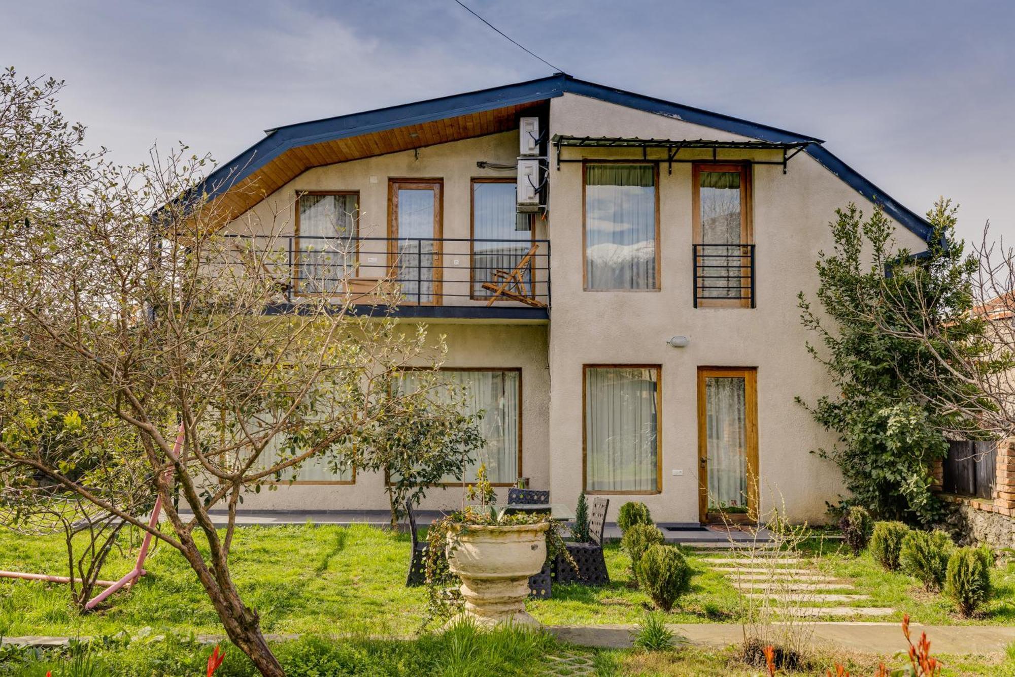Isev Qwareli Exterior foto